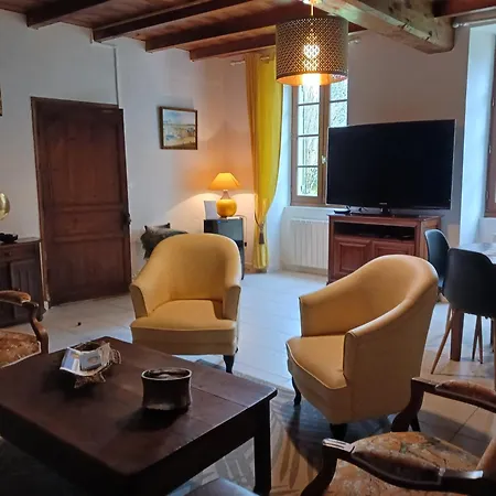 Holiday home La Demeure D'ezilda *