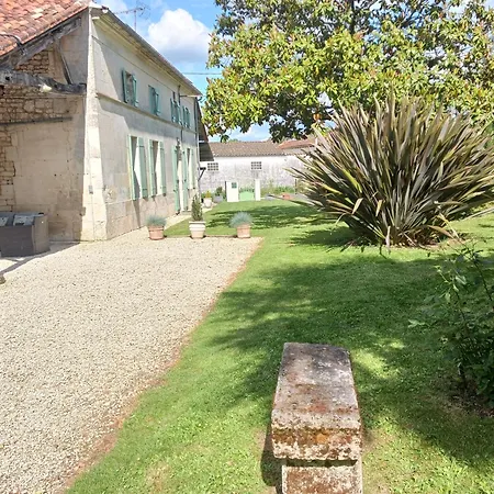 La Demeure D'ezilda Ferienhaus Fléac-sur-Seugne