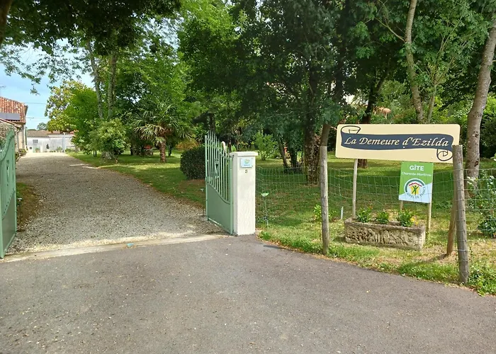 Holiday home La Demeure D'ezilda